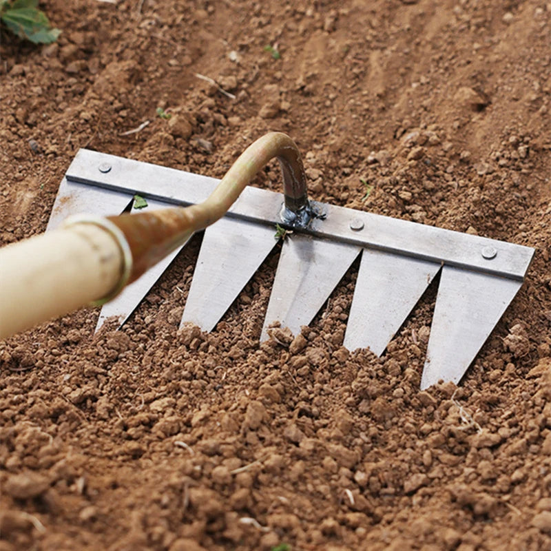 Gardaly – Reinforced Gardening Rake with Carbon Steel Teeth - IronClaw™